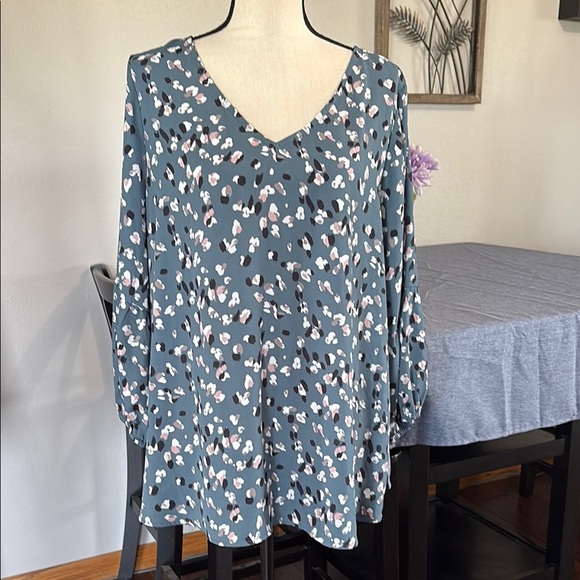 NWOT Women’s Collective Concepts 1XL Bell 3/4 Sleeve Blouse - Picture 1 of 5